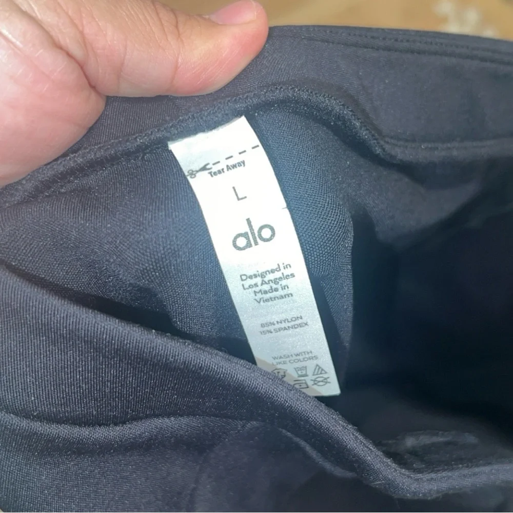 🆕ALO Yoga Zip It Black Flare Leggings